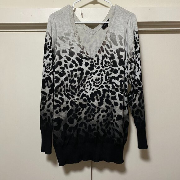 Lane Bryant long sleeve, black & white animal print sweater, size 18/20 - Picture 1 of 10
